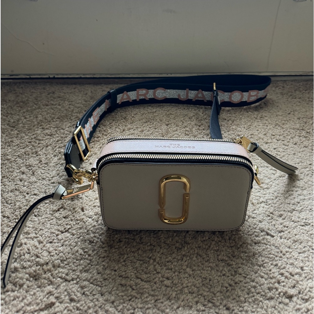 Marc Jacobs Crossbody Bag in Cream and Gold